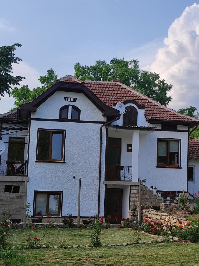 Отель Krushunska Panorama Крушуна Экстерьер фото